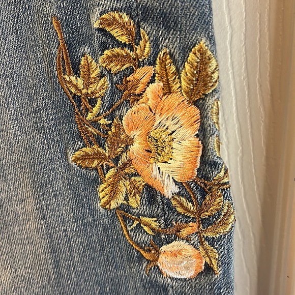 NWT Grace Embroidered Skinny Jean - Picture 5 of 5